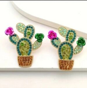 💚🩷BETSEY JOHNSON FLOWERING CACTUS EARRINGS